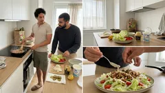 Salát-burger s kuřecím a jogurtovým dresinkem: večeře bez bulky hotová za pár minut